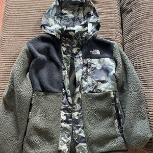 Boys north face camo jacket